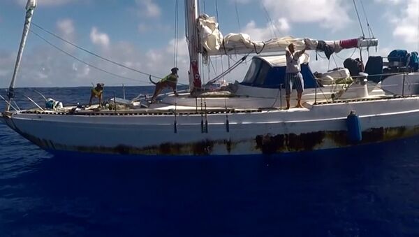 Спасение американок, пять месяцев дрейфовавших на яхте в Тихом океане - Sputnik Latvija