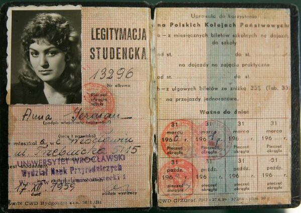 Студенческий билет Анны Герман - Sputnik Латвия