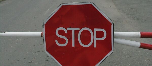 STOP zīme. Foto no arhīva STOP zīme. Foto no arhīva - Sputnik Latvija