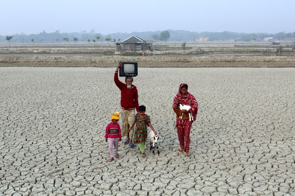 Fotogrāfa Pronob Ghosh uzņēmums Drought of Bangladesh - Sputnik Latvija