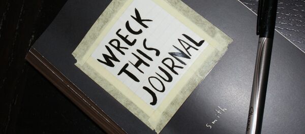 Блокнот Уничтожь меня - Sputnik Латвия