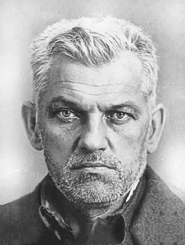 Янис Берзиньш после ареста в 1937 году Янис Берзиньш после ареста в 1937 году - Sputnik Латвия