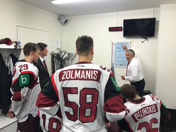 Сборная Латвии по хоккею во время турнира Euro Ice Hockey Challenge во Франции - Sputnik Латвия