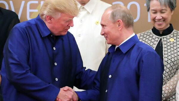Krievijas prezidents Vladimirs Putins un Savienoto Valstu vadītājs Donalds Tramps (no kreisās). Foto no arhīva - Sputnik Latvija