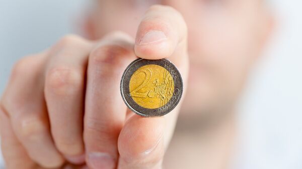 Монета в 2 евро - Sputnik Латвия