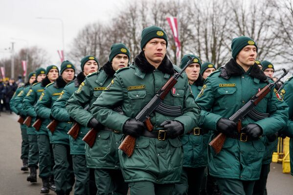 Пограничники на военном параде - Sputnik Латвия