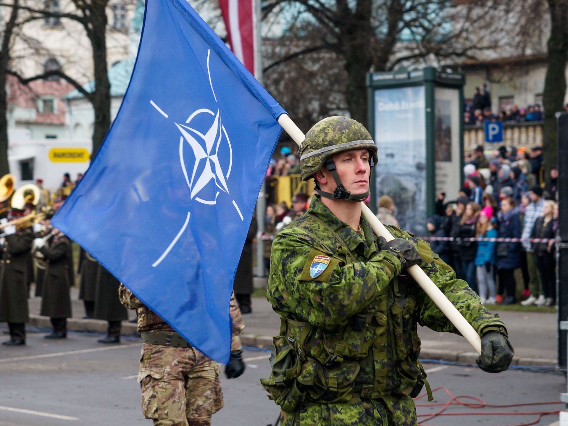Новости россии и нато сегодня. НАТО. Армия НАТО. Военные флаги. Латвия НАТО.