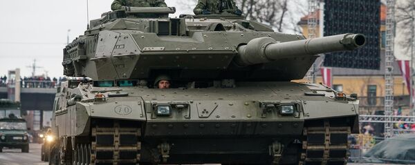 Испанский основной боевой танк Leopard 2E Испанский основной боевой танк Leopard 2E - Sputnik Latvija