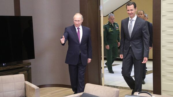 Президент России Владимир Путин и президент Сирии Башар Асад во время встречи - Sputnik Latvija