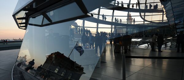 Купол над зданием Рейхстага в Берлине - Sputnik Latvija