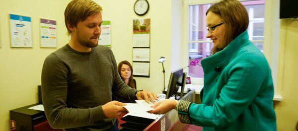 Передача в Сейм инициативы за сохранение билингвального обучения - Sputnik Латвия