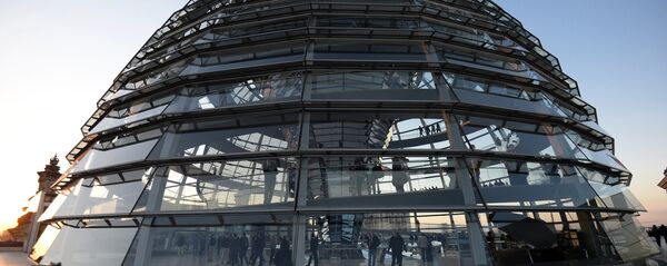 Купол над зданием Рейхстага в Берлине - Sputnik Latvija