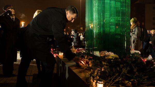 Раймондс Вейонис на траурном мероприятии в память жертв Золитудской трагедии - Sputnik Латвия