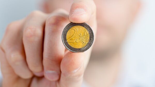 2 eiro monēta - Sputnik Latvija