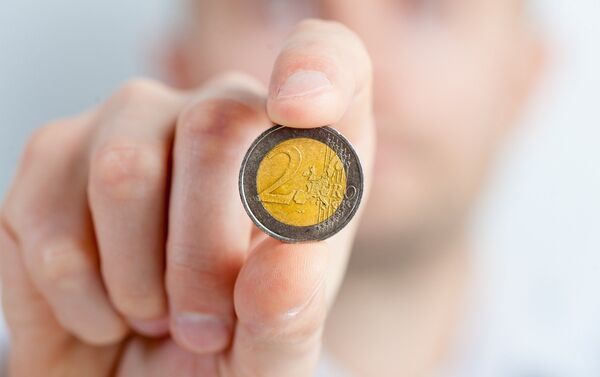 2 eiro monēta - Sputnik Latvija