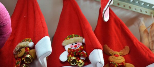 Рождественский базар на Plaza Mayor в Мадриде Рождественский базар на Plaza Mayor в Мадриде - Sputnik Latvija