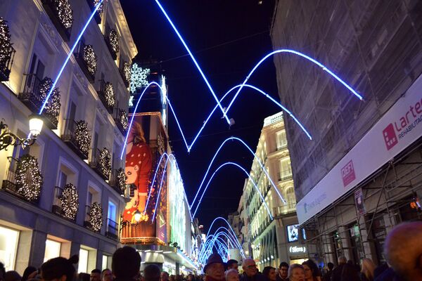 Ziemassvētku iluminācija. Madride - Sputnik Latvija