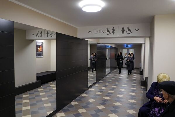 Un mūsdienīga tualete pagrabstāvā (-1) - Sputnik Latvija