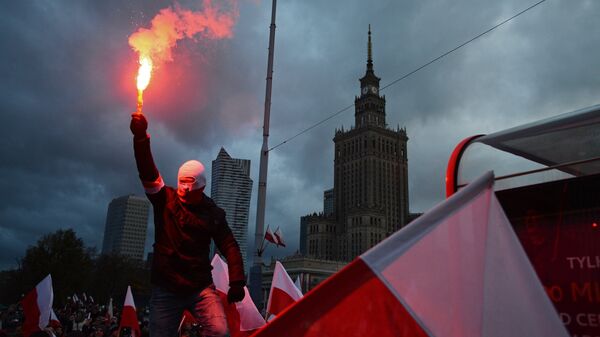 Марш в Варшаве по случаю Дня независимости - Sputnik Latvija