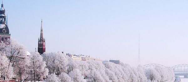 Зимняя Рига, набережная 18 ноября - Sputnik Латвия