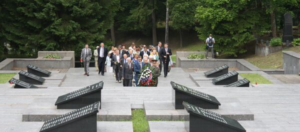 Антакальнисское кладбище 22 июня 2016 года Антакальнисское кладбище 22 июня 2016 года - Sputnik Latvija