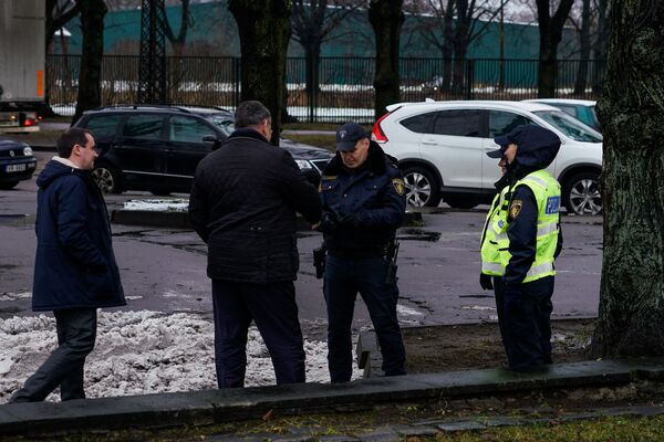 Игорь Зубов поприветствовал латвийских полицейских: Здравствуйте коллеги - Sputnik Латвия