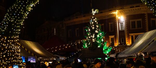 Рождественская ель на Домской площади - Sputnik Латвия