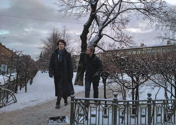 Šerloks un Vatsons pastaigājas Pēterburgā - Sputnik Latvija