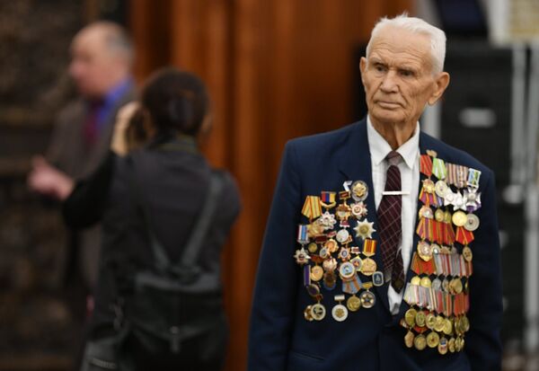 Ветеран на Балу Победителей в Центральном музее Великой Отечественной войны на Поклонной горе в Москве - Sputnik Латвия