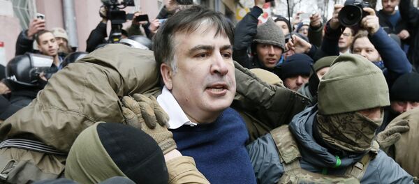 Задержание Михаила Саакашвили сотрудниками СБУ в Киеве, 5 декабря 2017 Задержание Михаила Саакашвили сотрудниками СБУ в Киеве, 5 декабря 2017 - Sputnik Latvija