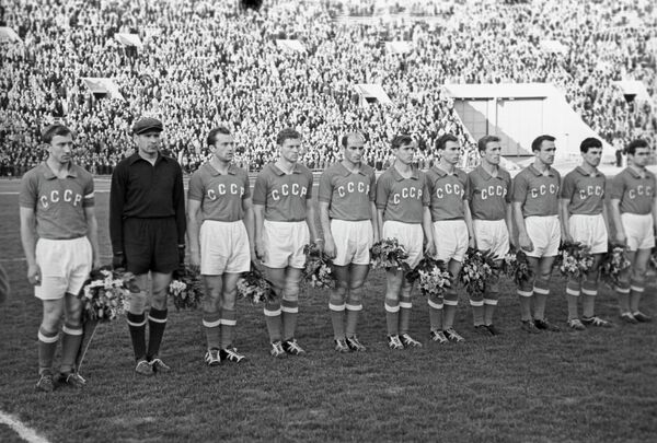 Сборная СССР - триумфаторы Чемпионата Европы 1960 года Сборная СССР - триумфаторы Чемпионата Европы 1960 года - Sputnik Латвия