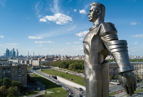 Памятник Ю.А. Гагарину на Ленинском проспекте - Sputnik Латвия