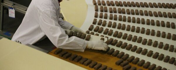 Работа кондитерской фабрики Работа кондитерской фабрики - Sputnik Latvija