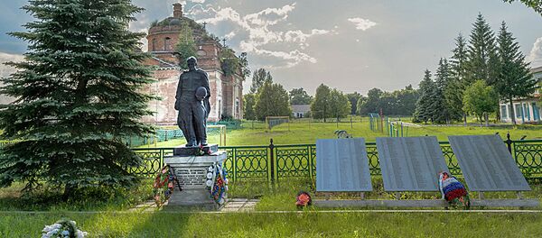 Padomju karavīru pieminekļis Padomju karavīru pieminekļis - Sputnik Latvija