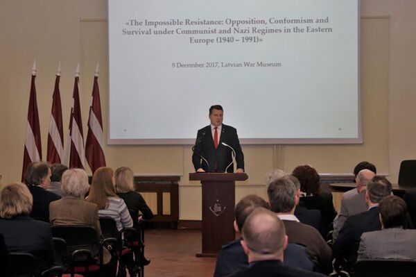 Раймондс Вейонис выступает на международной конференции комиссии историков Невозможное сопротивление: оппозиция, приспособление и выживание в эпоху коммунистического и нацистского режима в Восточной Европе (1940-1991) - Sputnik Латвия