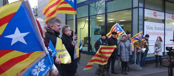 Tallinā notika mītiņš Katalonijas neatkarības atbalstam Tallinā notika mītiņš Katalonijas neatkarības atbalstam - Sputnik Latvija
