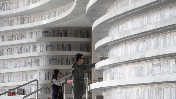 В китайском городе Тяньцзинь открылась библиотека Биньхай, Китай - Sputnik Латвия