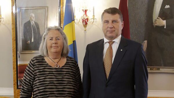 Посол Швеции в Латвии Анника Ягандер и президент Латвии Раймондс Вейонис - Sputnik Латвия