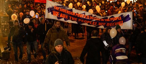 Акция в защиту русских школ в Риге, 14 декабря 2017 года - Sputnik Латвия