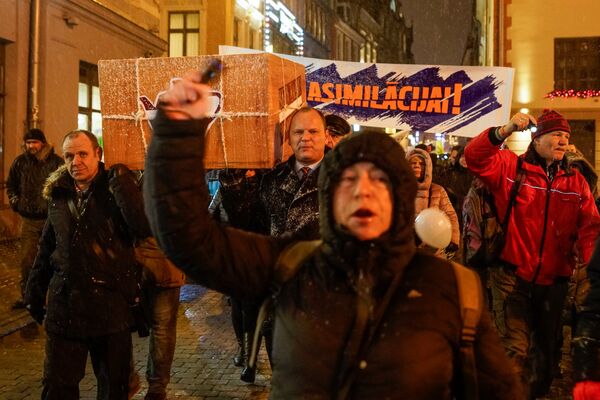 Акция в защиту русских школ в Риге, 14 декабря 2017 года - Sputnik Латвия