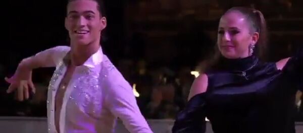 Теннисистка Елена Остапенко танцует на Балтийском Гран-при в качестве специального гостя Теннисистка Елена Остапенко танцует на Балтийском Гран-при в качестве специального гостя - Sputnik Латвия