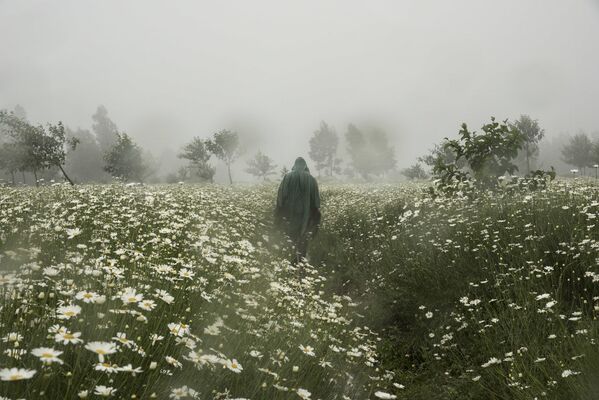 Снимок из серии французского фотографа Alexandre Zindy, победивший в номинации New Talent Award 'Destination' - Sputnik Латвия