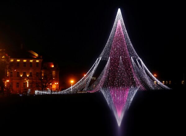A general view of the Christmas tree in Vilnius, Lithuania - Sputnik Latvija