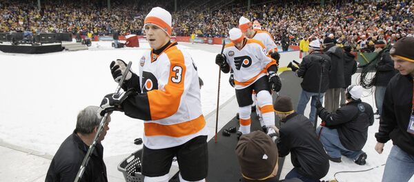 Хоккеист Оскарс Бартулис - Sputnik Латвия