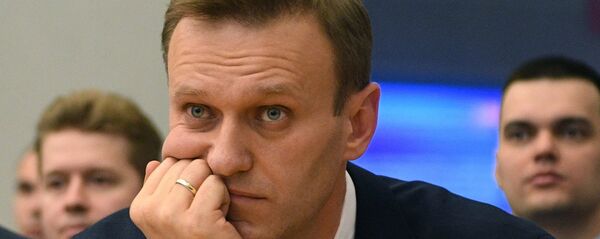 Алексей Навальный на заседании Центральной избирательной комиссии РФ Алексей Навальный на заседании Центральной избирательной комиссии РФ - Sputnik Latvija