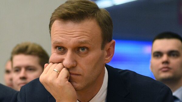 Алексей Навальный на заседании Центральной избирательной комиссии РФ - Sputnik Latvija