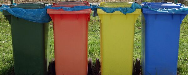 Atkritumu šķirošana Atkritumu šķirošana - Sputnik Latvija