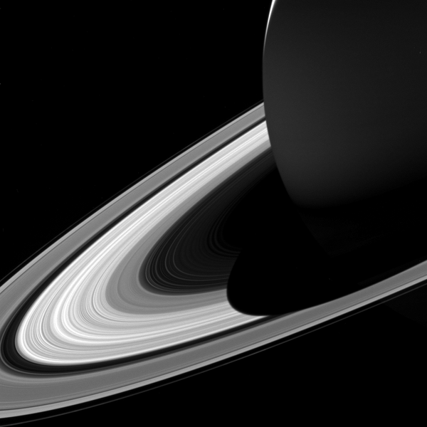 Кольца Сатурна, покрытые его тенью - Sputnik Латвия