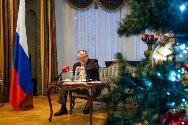 Пресс-конференция посла РФ в Латвии Евгения Лукьянова - Sputnik Латвия