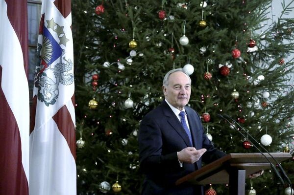 Андрис Берзиньш поздравляет с 2015 годом - Sputnik Латвия